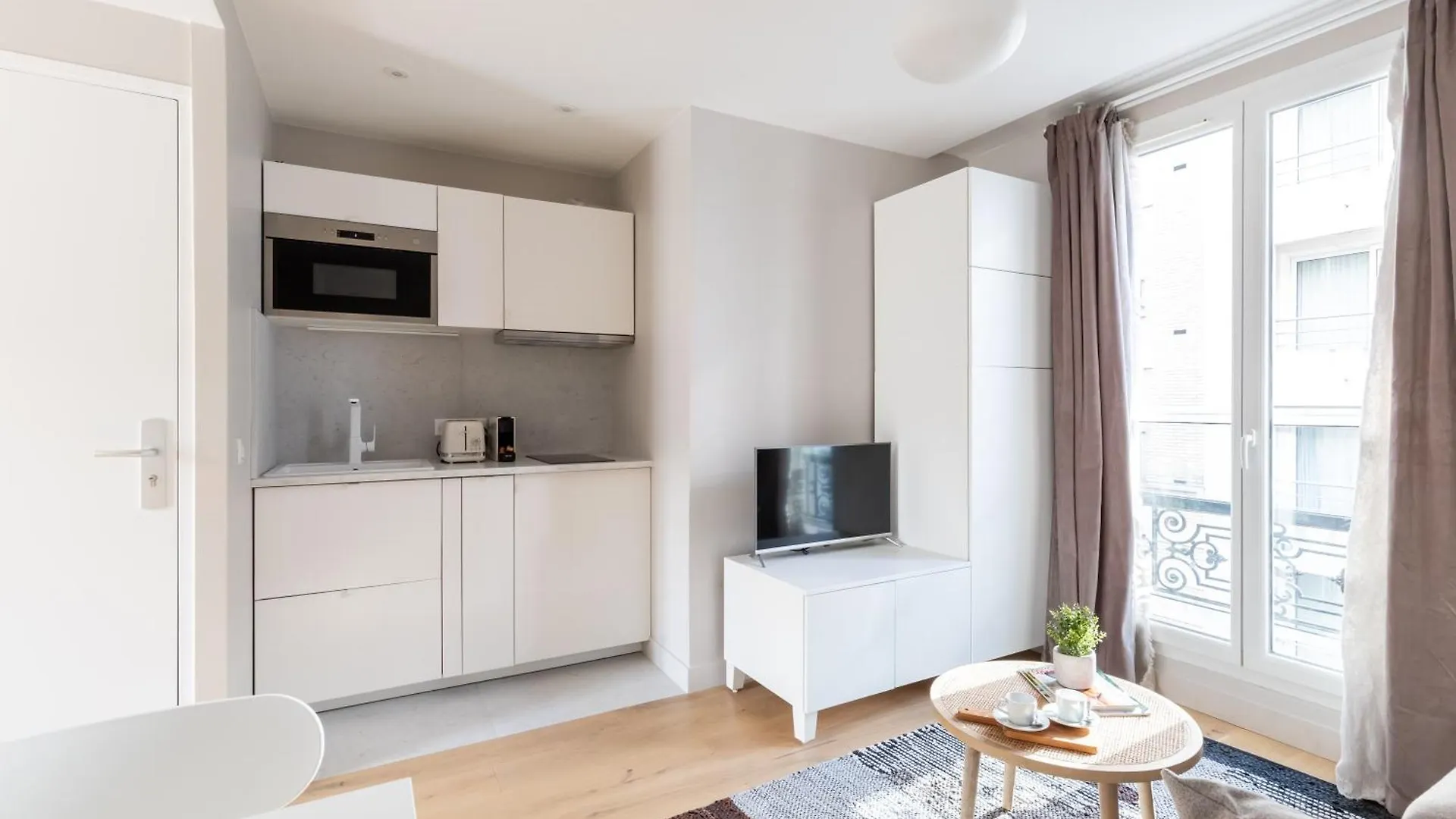 Take It Easy In This Stylish Architect Flat Paris