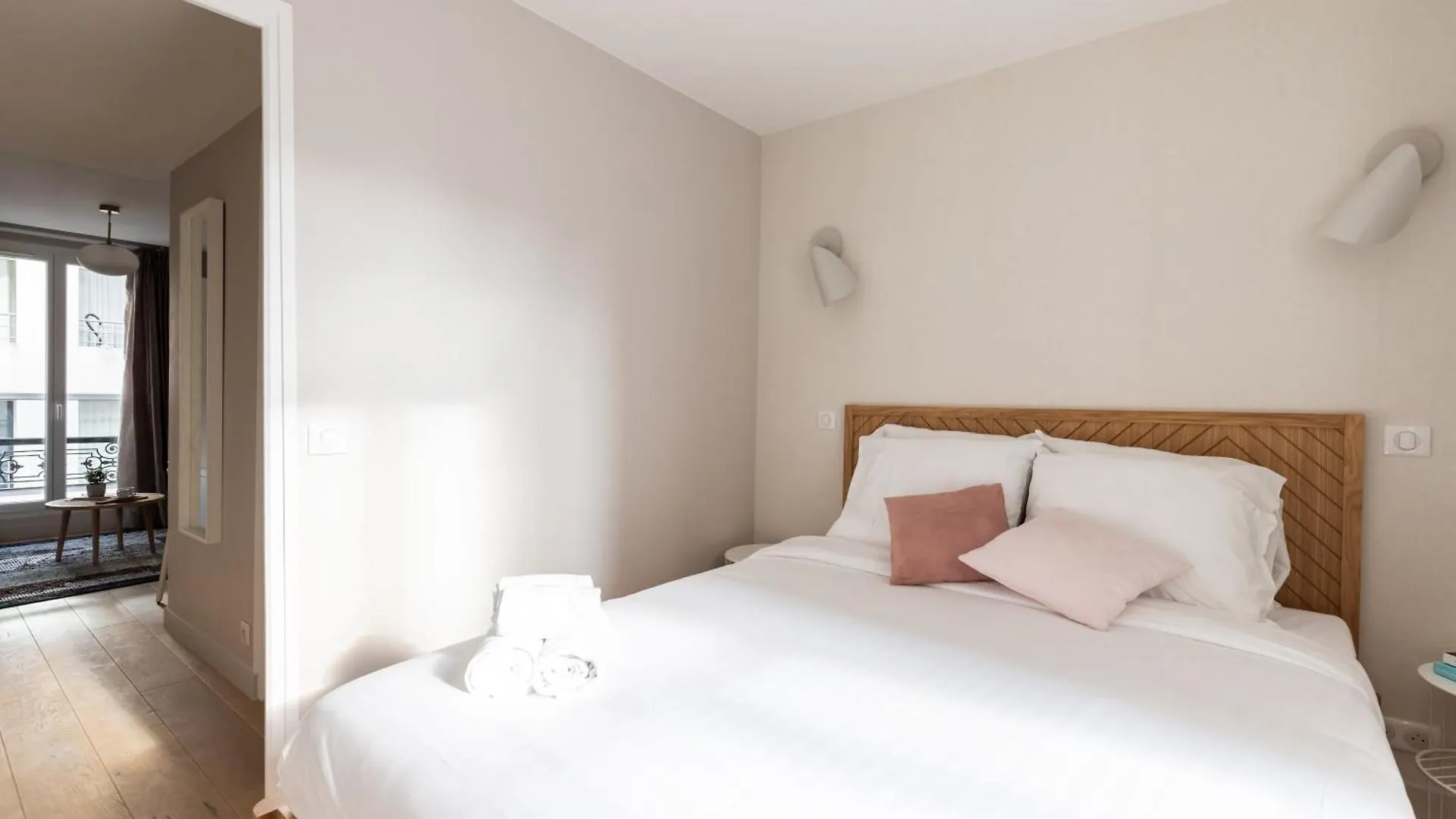 Take It Easy In This Stylish Architect Flat Paris 0*,  France