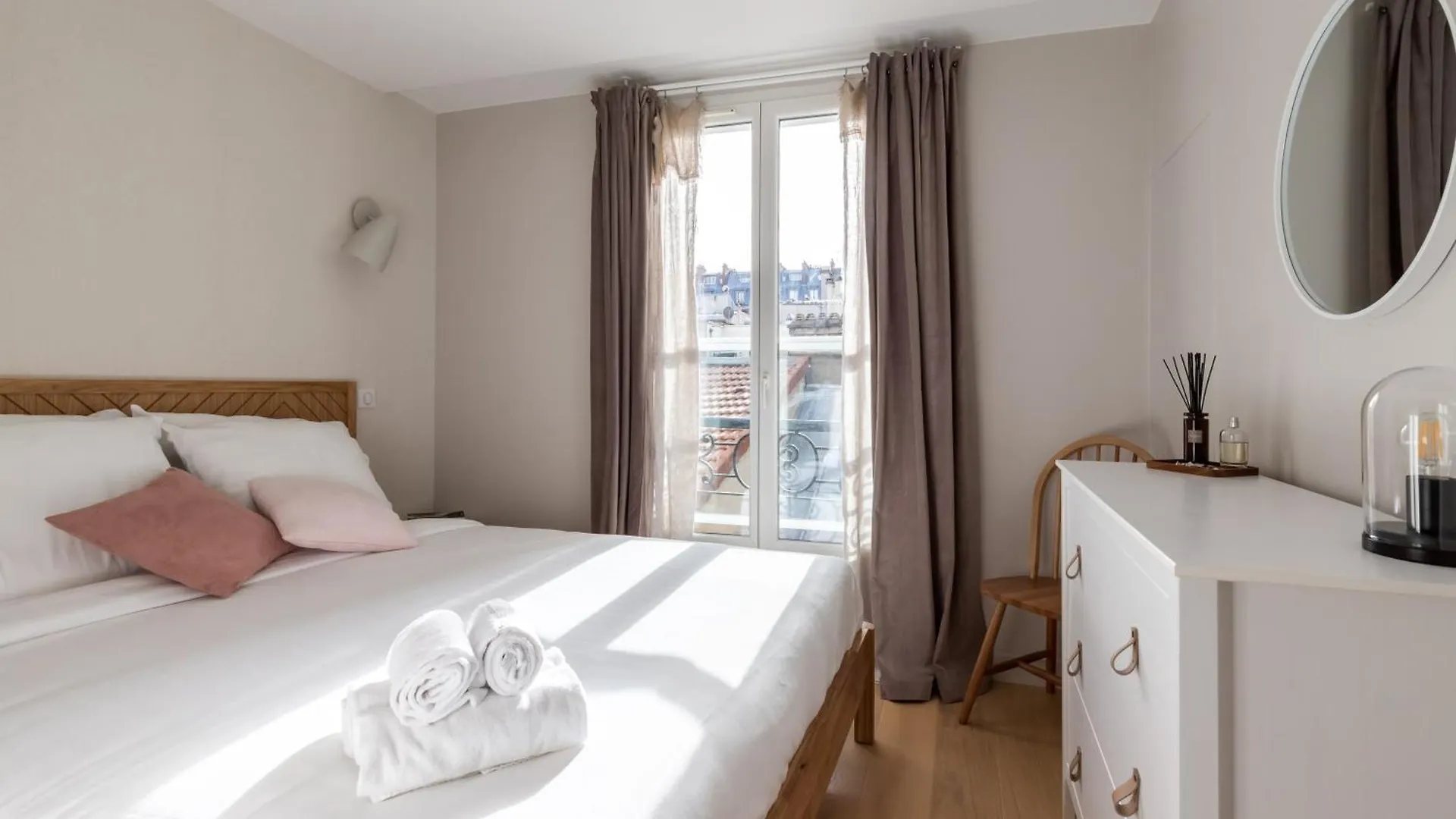 Take It Easy In This Stylish Architect Flat Paris Apartment